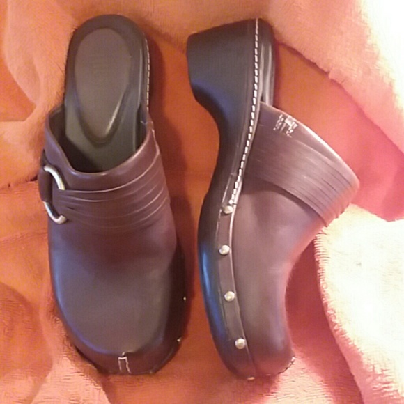 Clogs - Picture 1 of 3
